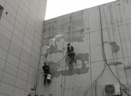 伊犁哈萨克楼顶漏水维修公司分享下伊犁哈萨克外墙防水的注意事项